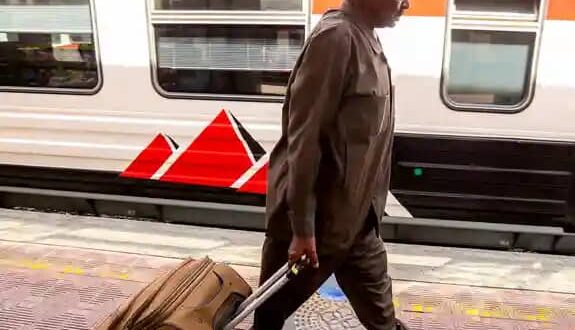 اللاجئون السودانيون في مصر.. عودة قسرية على قطارات الخوف